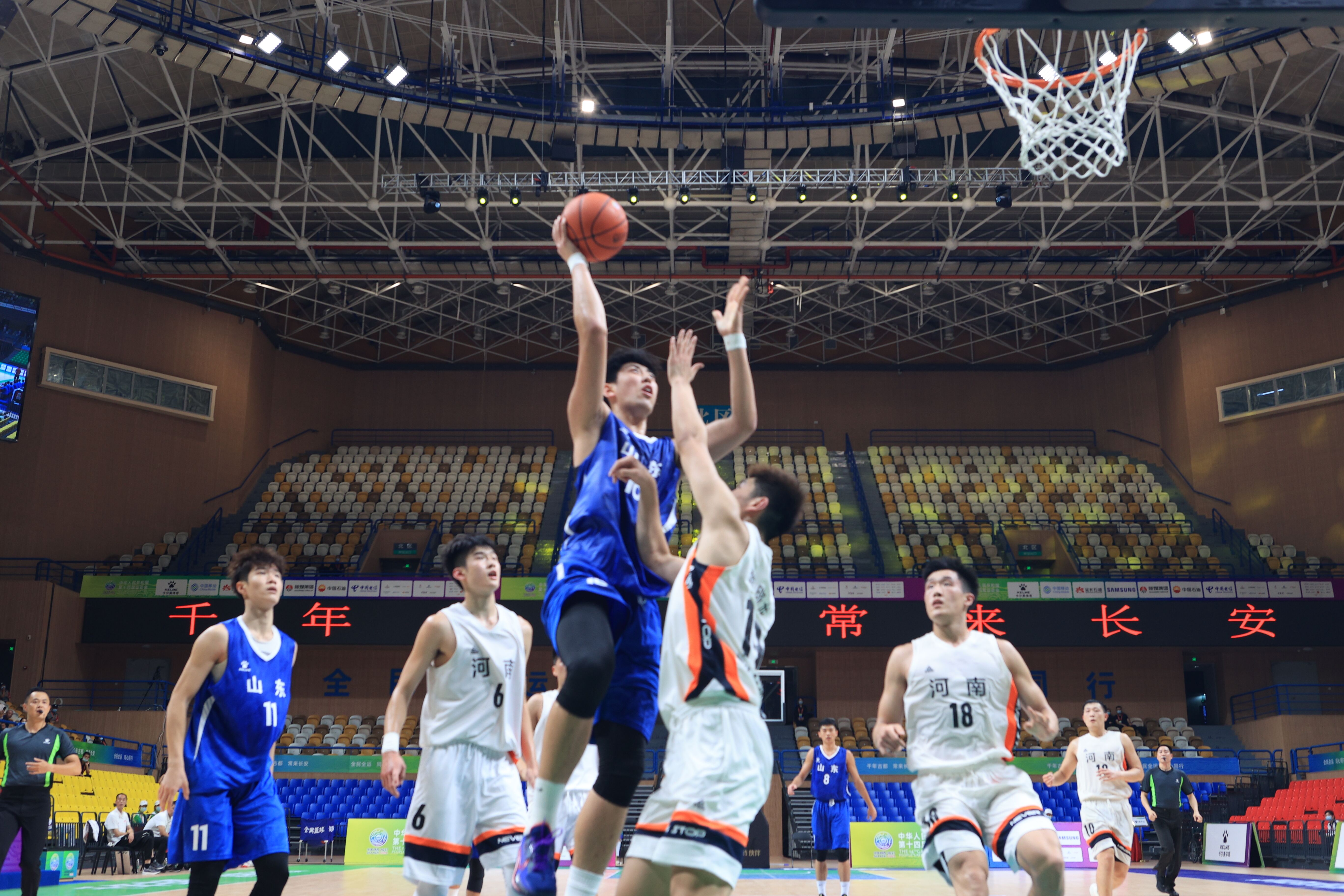 NBA最新排名！火箭两队争第二，湖人稳压快船，勇士两队开始掉队.